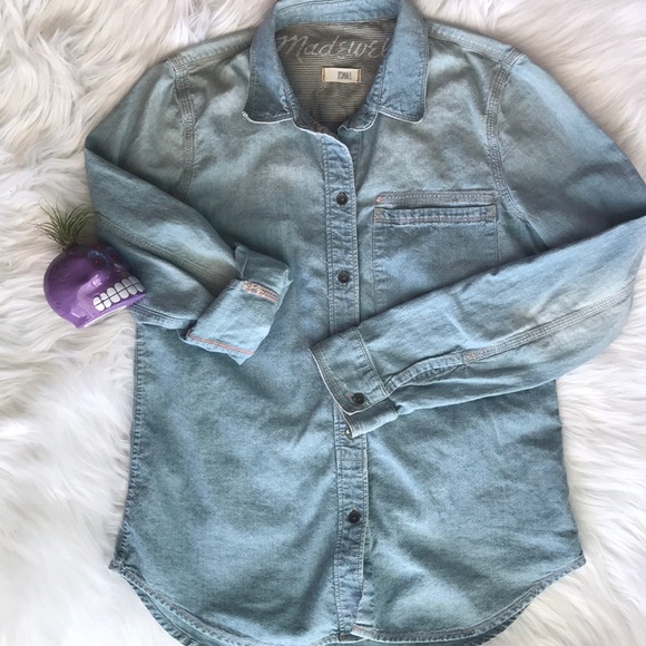 Madewell Tops - Madewell Chambray Button Down Shirt XS